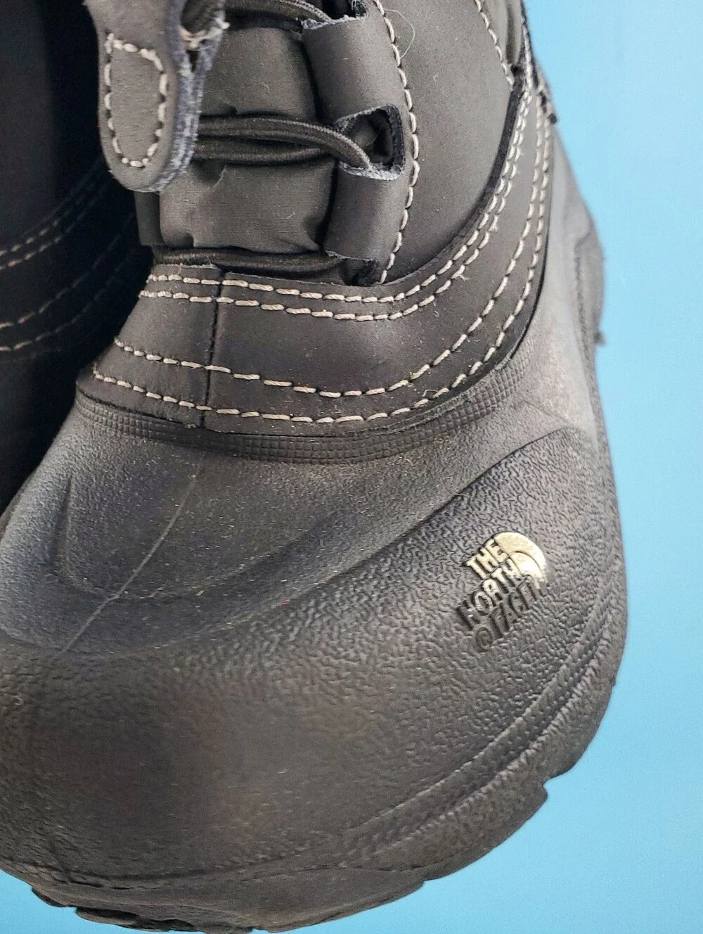 North Face boy's weatherproof snow boots 11
